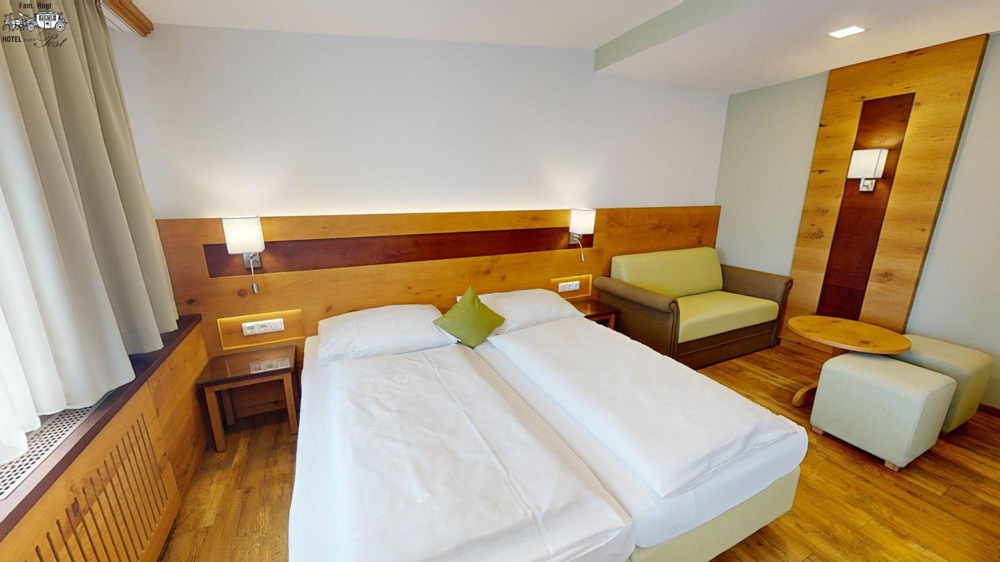 Hotel Zur Post ザンクト・ヴァーレンティーン 部屋 写真